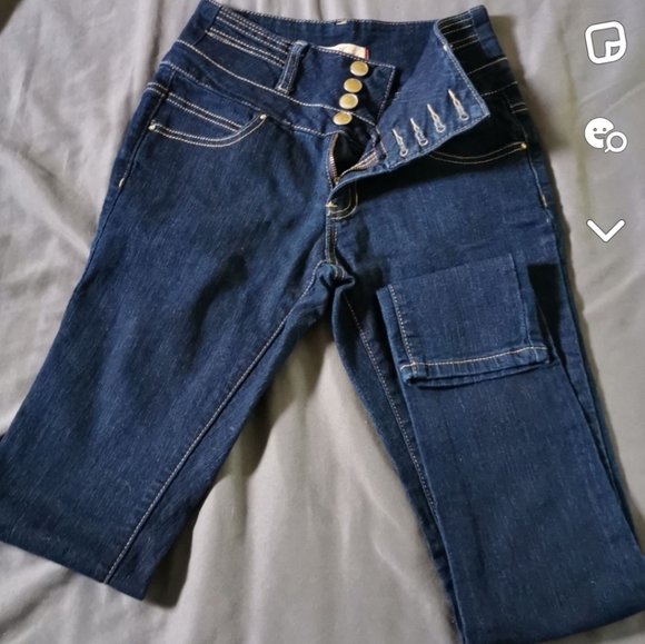 jeans - Picture 1 of 3